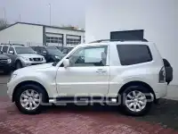 2017 Mitsubishi PAJARO