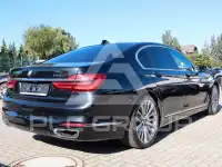 2017 BMW 740