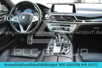2017 BMW 750