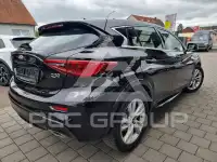 2017 Infinity Q30