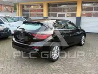 2017 Infinity Q30