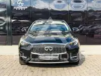 2017 Infinity Q30