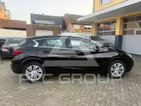 2017 Infinity Q30
