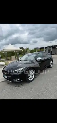 2017 Infinity Q30