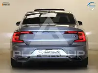 2017 Volvo S90