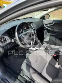 2017 Volvo V40