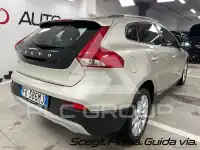 2017 Volvo V40