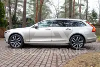 2017 Volvo V90