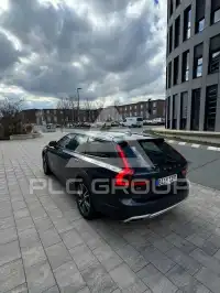 2017 Volvo V90