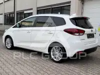 2017 KIA Carens
