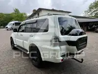 2018 Mitsubishi PAJARO