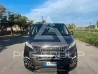 2018 Peugeot Traveller