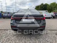 2019 BMW 740