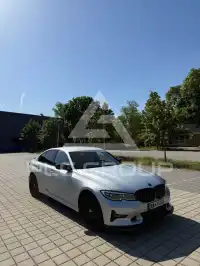 2019 BMW 320