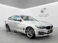 2019 BMW 318