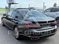 2020 BMW 730