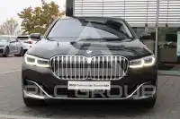 2020 BMW 730