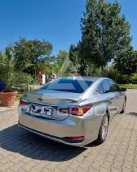2020 Lexus ES300