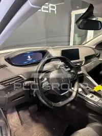 2020 Peugeot 5008
