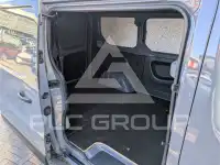 2021 Nissan NV 300