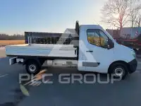 2021 Nissan NV 400
