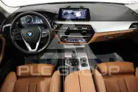2021 BMW 520