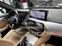 2021 BMW 520