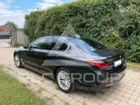 2021 BMW 520