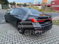 2021 BMW 730