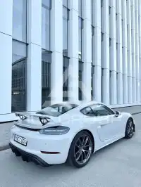 2021 Porsche Cayman