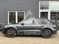 2021 Porsche MACAN