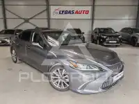 2021 Lexus ES300