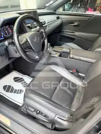 2021 Lexus ES300