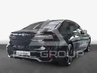 2022 BMW I7