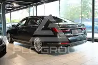 2022 BMW 740