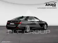 2022 BMW 740