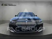 2022 BMW 740