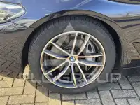 2022 BMW 530