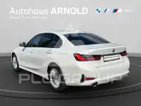 2022 BMW 320