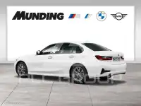 2022 BMW 320