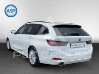 2022 BMW 320