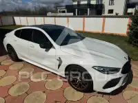 2022 BMW M8