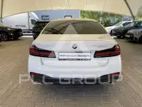 2022 BMW 520