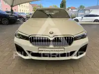 2022 BMW 520