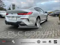 2022 BMW M8