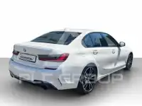2022 BMW 318