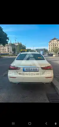 2022 Mercedes Benz E 220