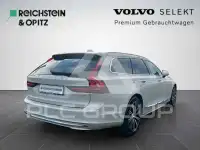 2022 Volvo V90