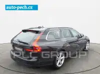 2022 Volvo V90