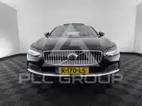 2022 Volvo V90